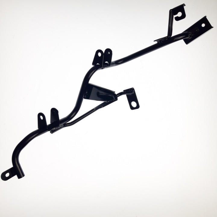 BRACKET FRONT RH., FRONT BODY COVER