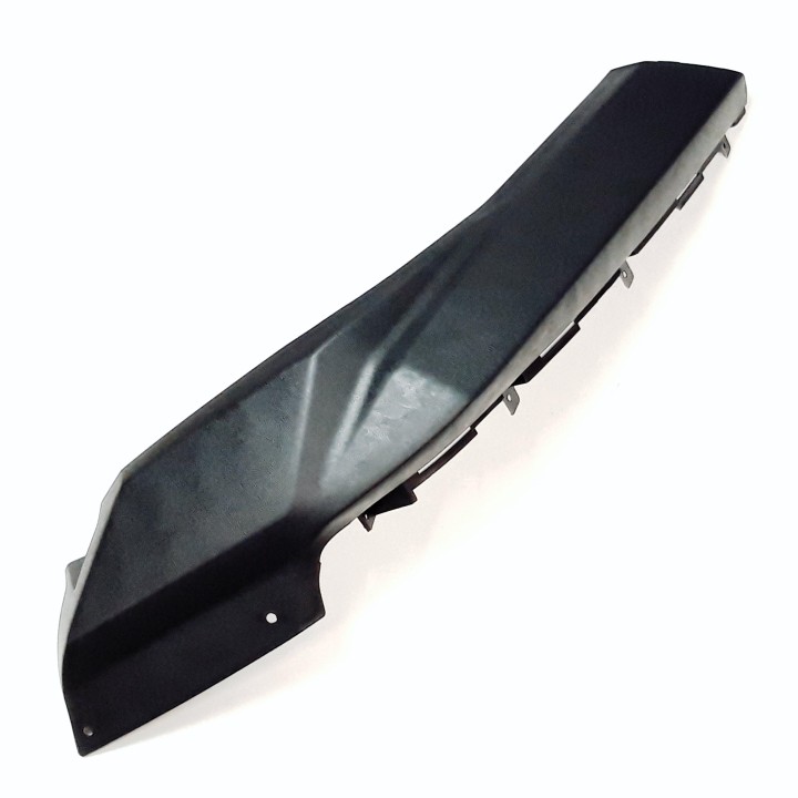 REAR FENDER SIDE RAIL, RH.