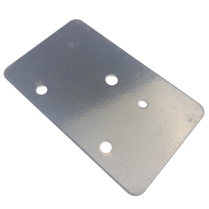 Rear reflector mounting plate