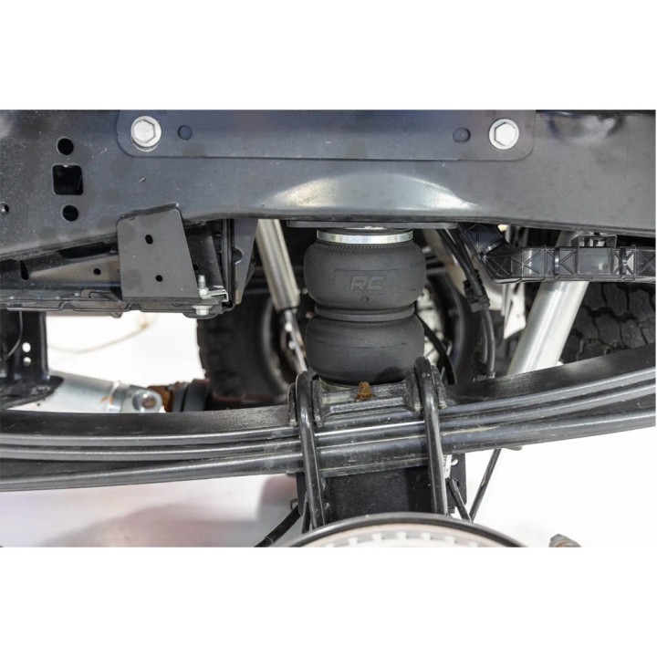 Zestaw pneumatyczny poziomujący zawieszenie tył Rough Country Lift 3-6"