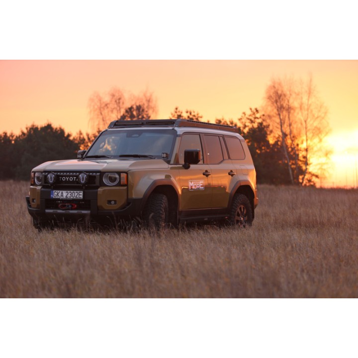 Mocowanie lamp przed / za atrapą Toyota Land Cruiser J250 - More 4x4