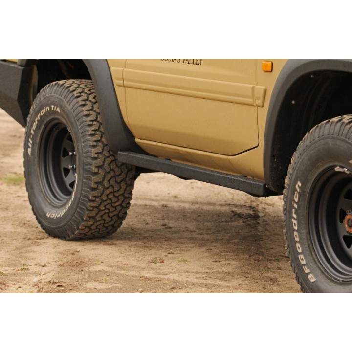 Progi boczne Nissan Patrol Y61 97-04 krótki
