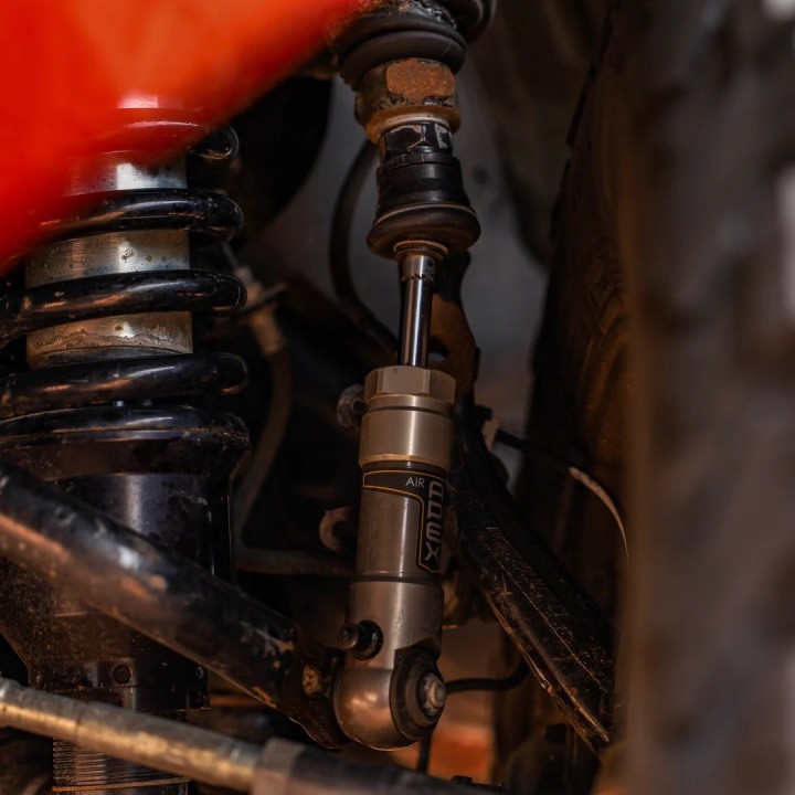 airLYNX APEX Adjustable Front Sway Bar Links - Toyota 4Runner, Tacoma, FJ, GX - view 2