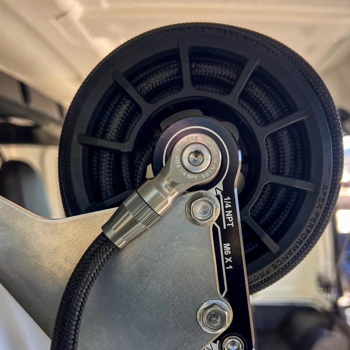 APEX CRS Banjo Fitting 1/4 NPT to 3/8 Hose | Szekla4x4