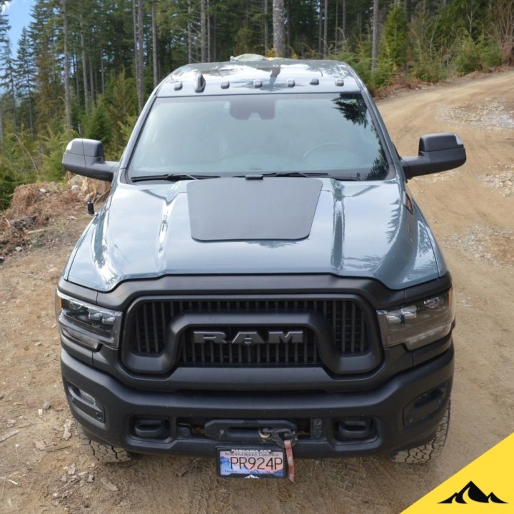 Cascadia 4x4 VSS System™ 2.0 CHF159 — 92 W Hood Solar Panel for Ram HD, Ford F-150, Toyota Tacoma, Tundra, Land Cruiser