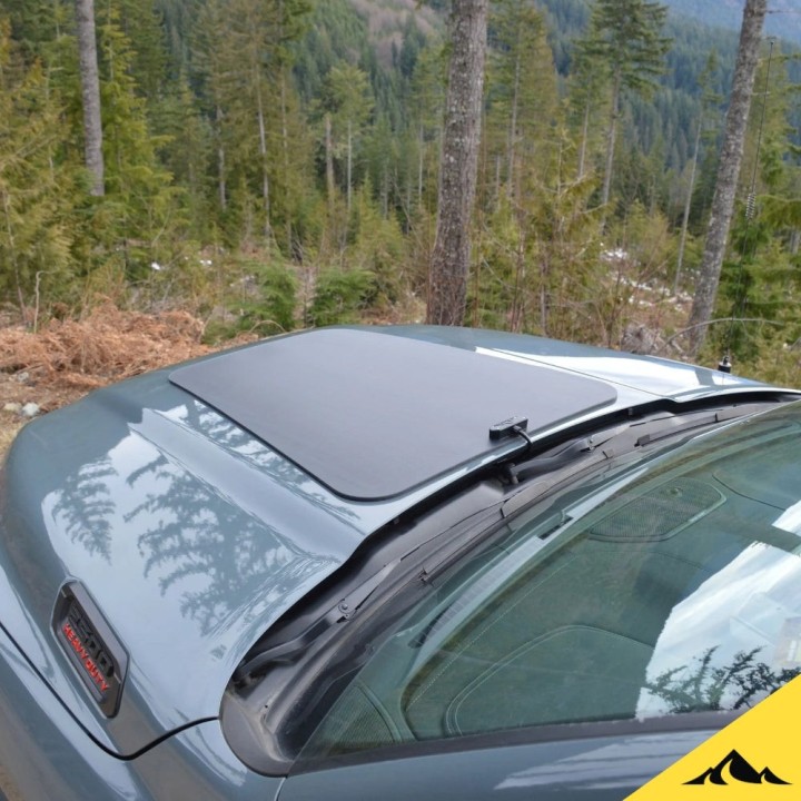 Cascadia 4x4 VSS System™ 2.0 CHF159 — 92 W Hood Solar Panel for Ram HD, Ford F-150, Toyota Tacoma, Tundra, Land Cruiser - view 6