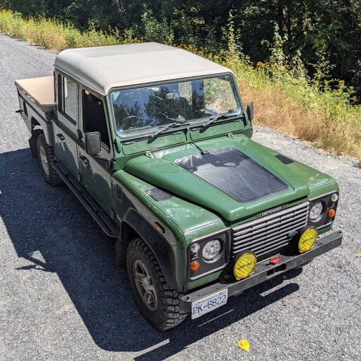 Cascadia 4x4 VSS System™ 1.0 CHF134CV — 75 W Complete Hood Solar Kit, Land Rover Defender 1983–2006