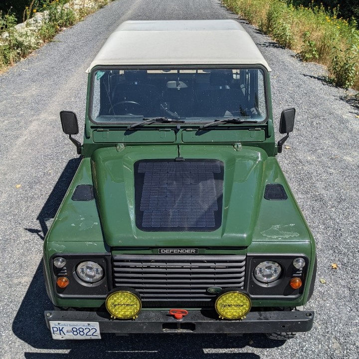 Cascadia 4x4 VSS System™ 1.0 CHF134CV — 75 W Complete Hood Solar Kit, Land Rover Defender 1983–2006 - view 3