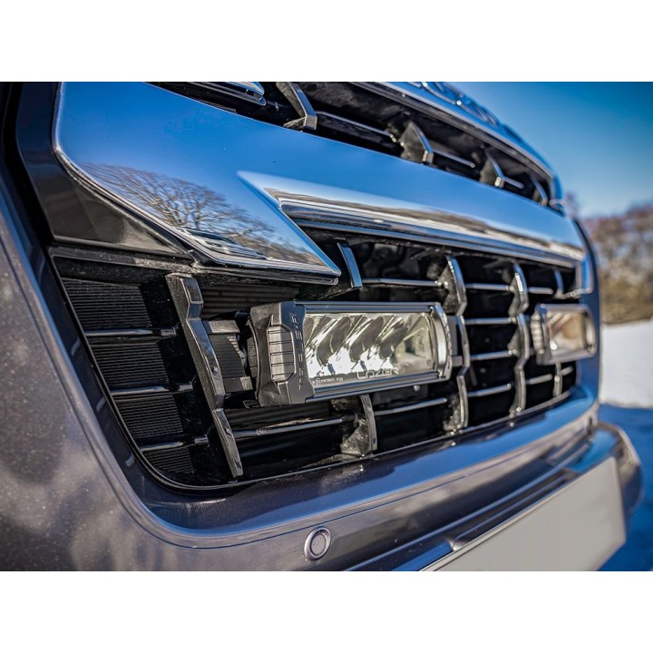 Kit of two LAZER TRIPLE-R 750 Elite (Gen2) with factory grille mounting system - Isuzu D-Max (2021 - 2022) - view 3