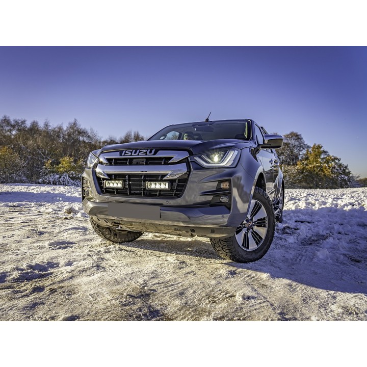 Kit of two LAZER TRIPLE-R 750 (Gen2) with factory grille mounting system - Isuzu D-Max (2021 - 2022)