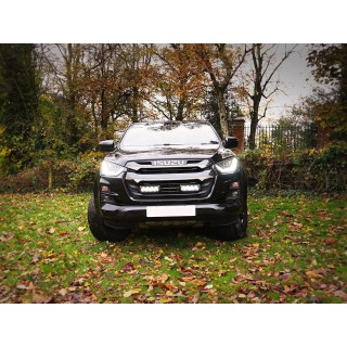Kit of two LAZER TRIPLE-R 750 Elite (Gen2) with factory grille mounting system - Isuzu D-Max (2023 -)