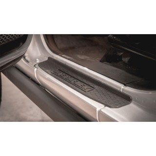 Door sill trim set, covers TeraFlex for the GLADIATOR JT