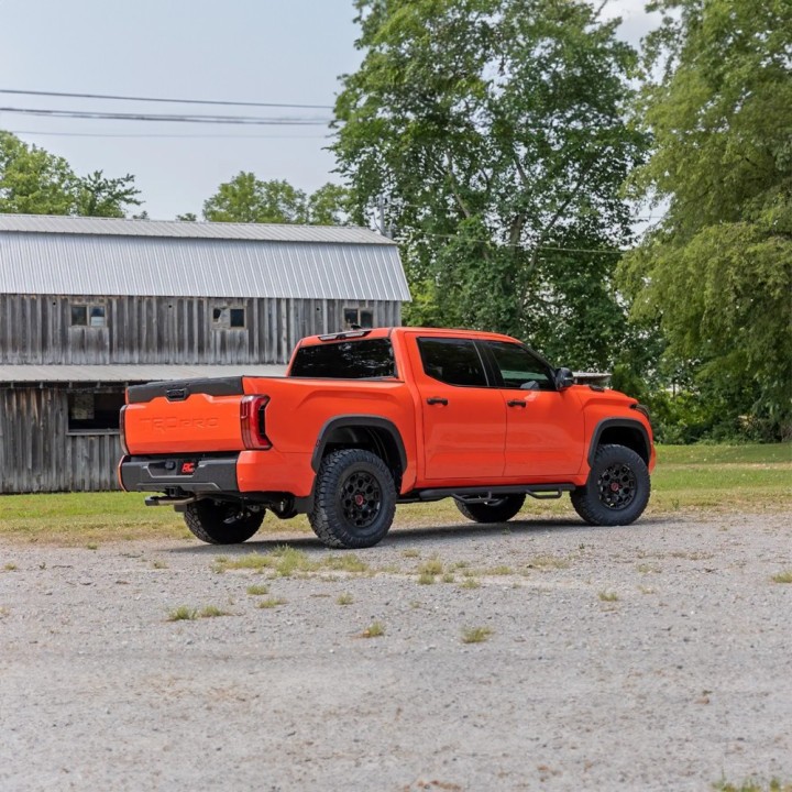 Suspension kit TRD Pro Series Rough Country Lift 2,5" - view 3