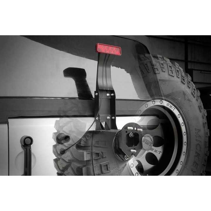 Extension mounts third brake light Rough Country | Szekla4x4