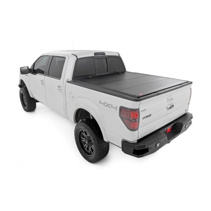 Hard tonneau cover tri-fold flip up for the F150 | Szekla4x4