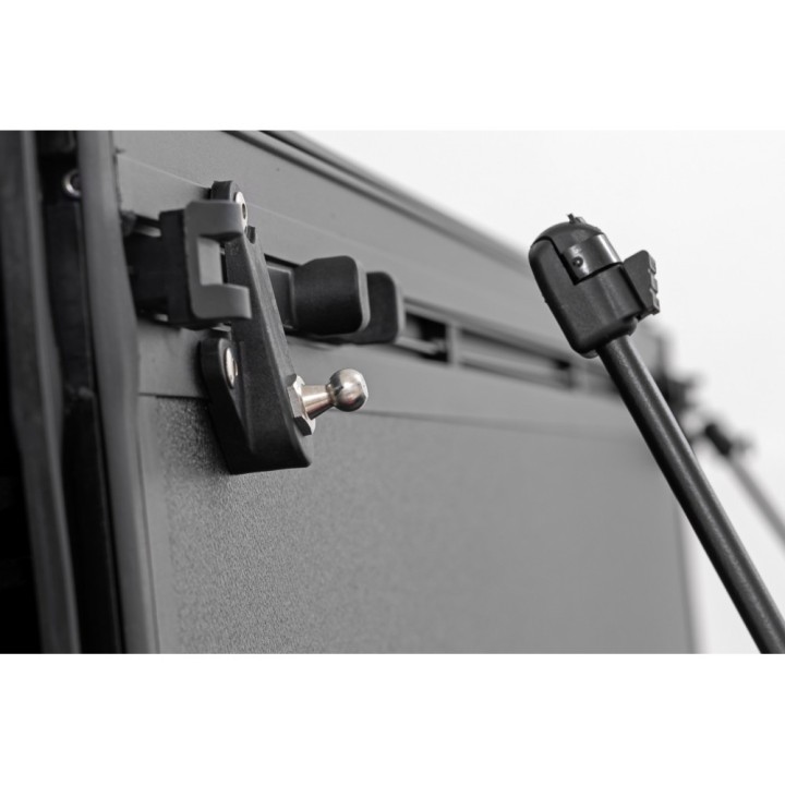 Hard tonneau cover tri-fold flip up – Szekla4x4, Warsaw