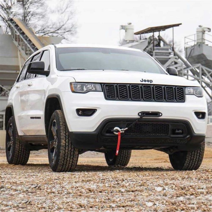 Winch mounting plate for the Grand Cherokee WK2 | Szekla4x4