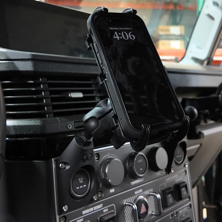 Phone mount with ball for the Grenadier | Szekla4x4