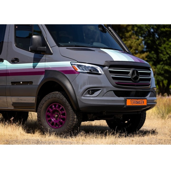 Hood deflector for the Sprinter III (W907/W910) | Szekla4x4