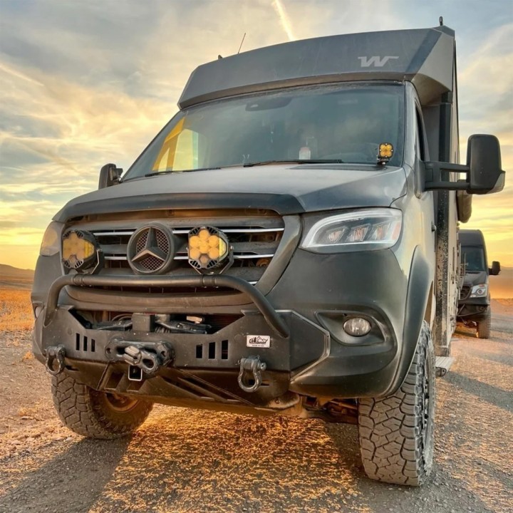 Hood deflector for the Sprinter III (W907/W910) | Szekla4x4