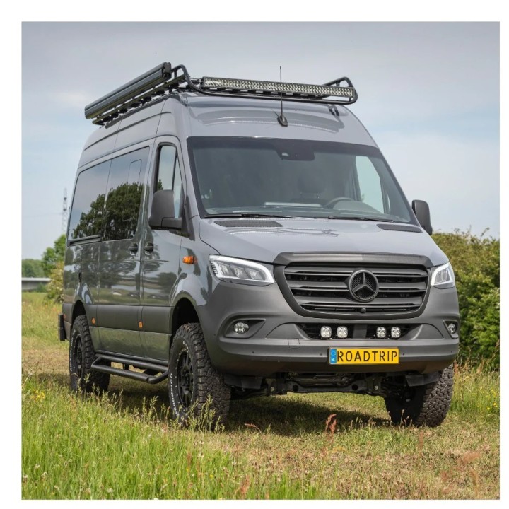 Hood deflector for the Sprinter III (W907/W910) | Szekla4x4