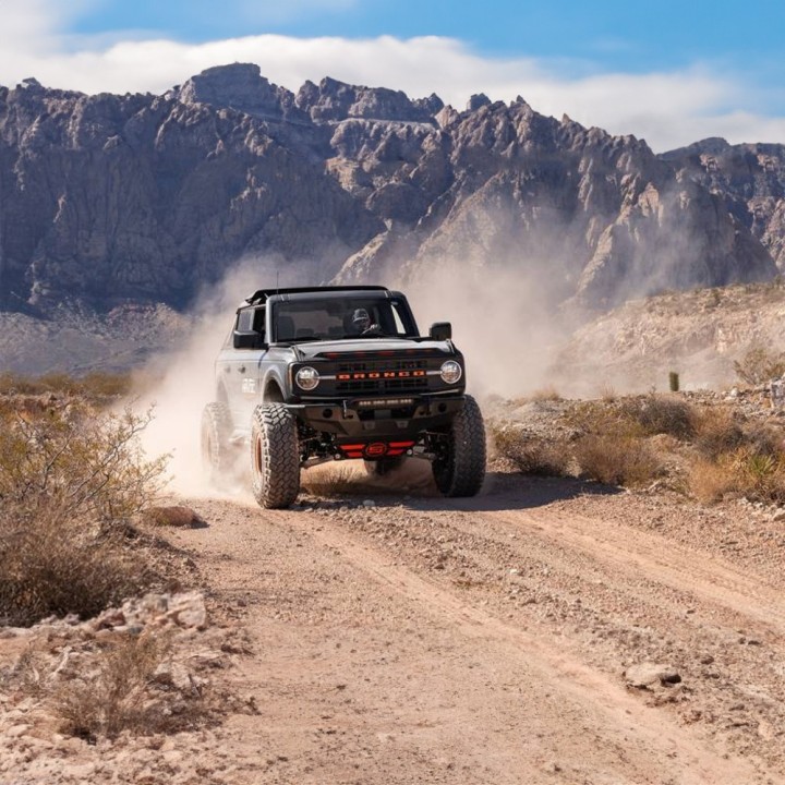Amber LED marker light bar Husky Liners | Szekla4x4