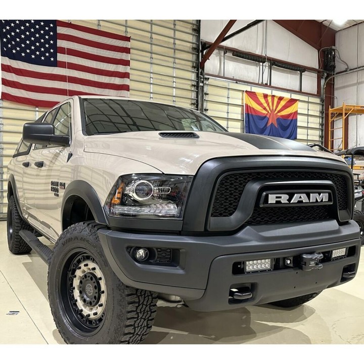 Winch mounting plate for the RAM 1500 Classic DS | Szekla4x4