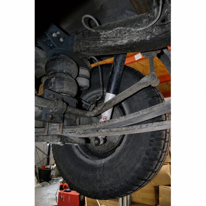 Rear shock absorber Ironman 4x4 Mitsubishi L200 24698FEP