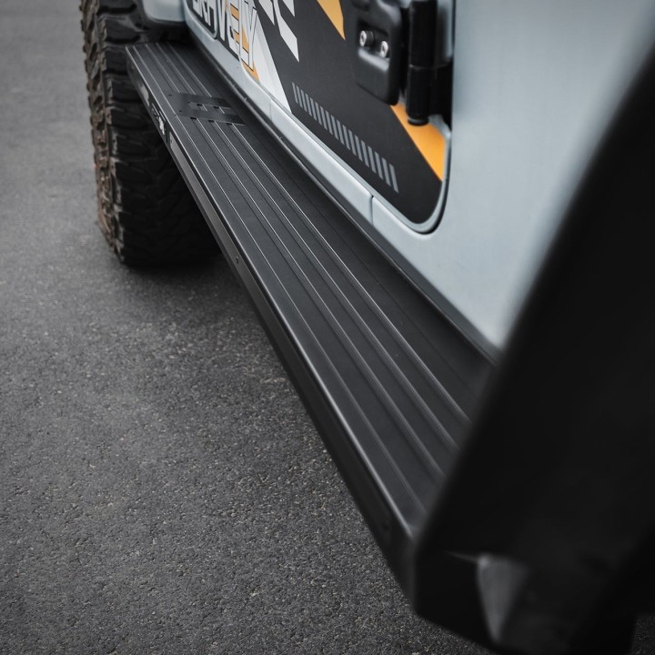 OMU Genesis Side Steps - Jeep Wrangler JLU 2018-2025 - view 3