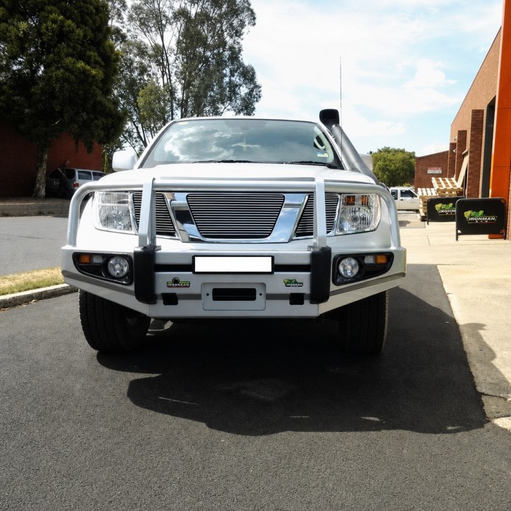 Bumper Ironman 4x4 Nissan Navara D40 BBCD042 | Szekla