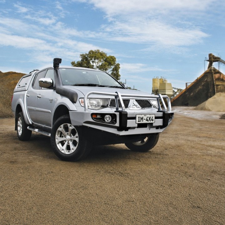 Bumper Ironman 4x4 Mitsubishi L200 Mitsubishi L200 BBCD031