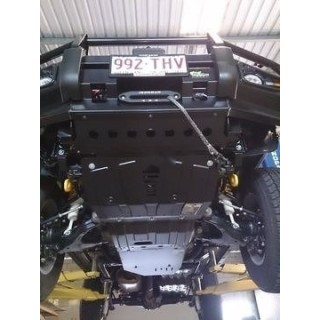 Skid plate Ironman 4x4 Mitsubishi Pajero IUP013K | Szekla