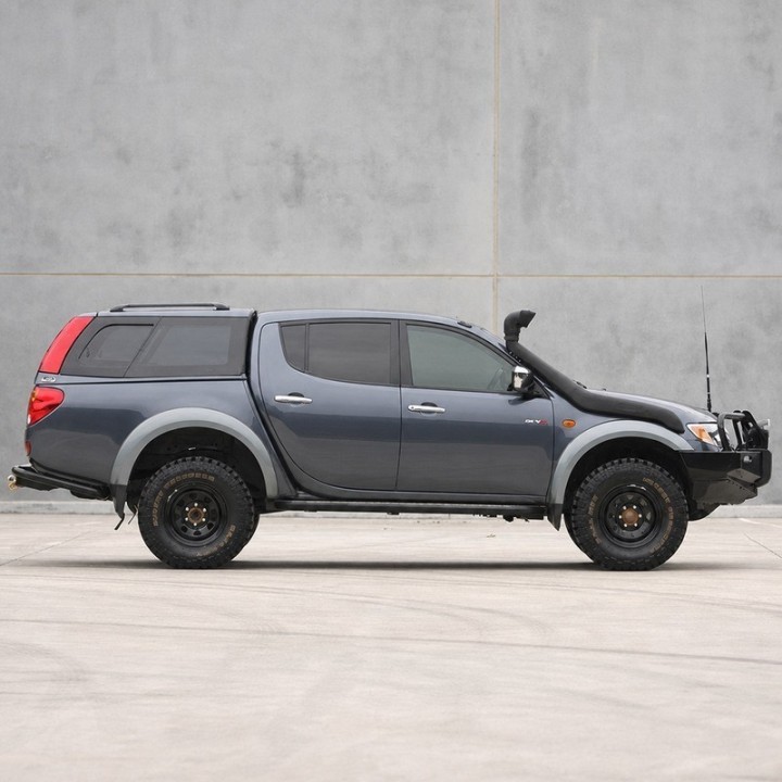 Snorkel Snakeman 4WD — Mitsubishi L200, Mitsubishi Pajero Sport (SNST06) - ujęcie 9