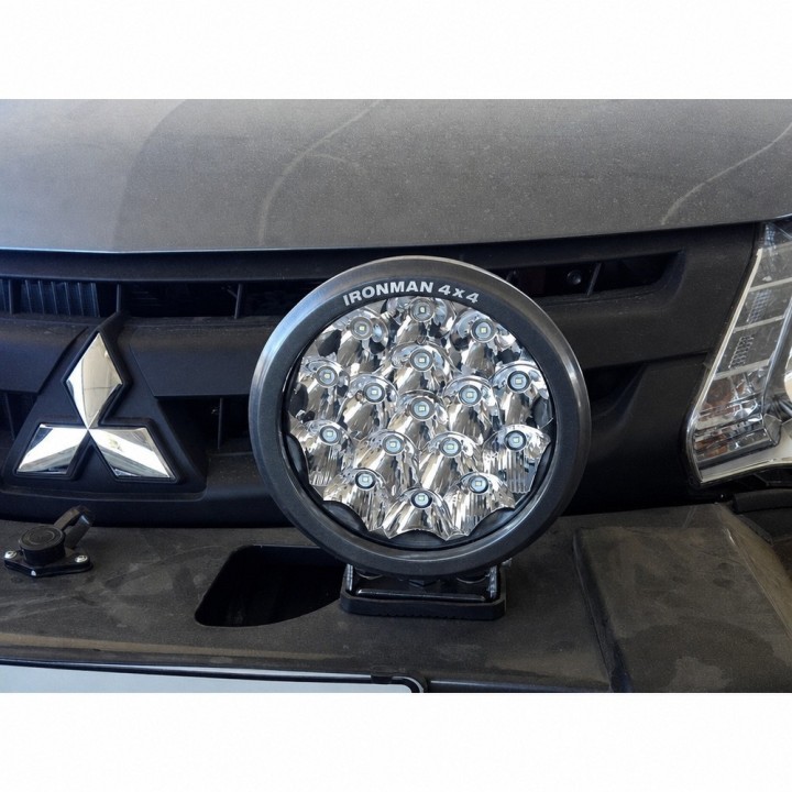 Bumper Ironman 4x4 Mitsubishi L200 Triton MQ BBT050NL