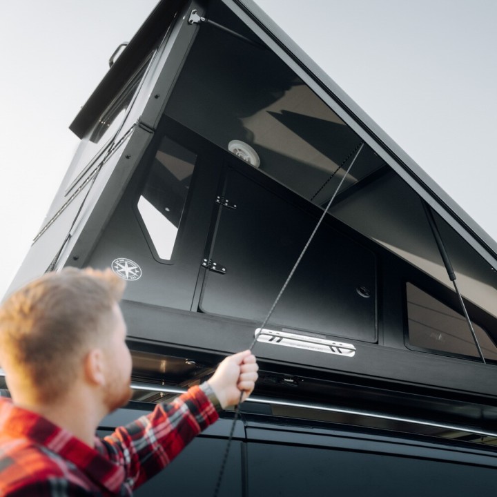 Dark Barracks Grand 2.0 Pro Hardside Roof Tent | Szekla4x4