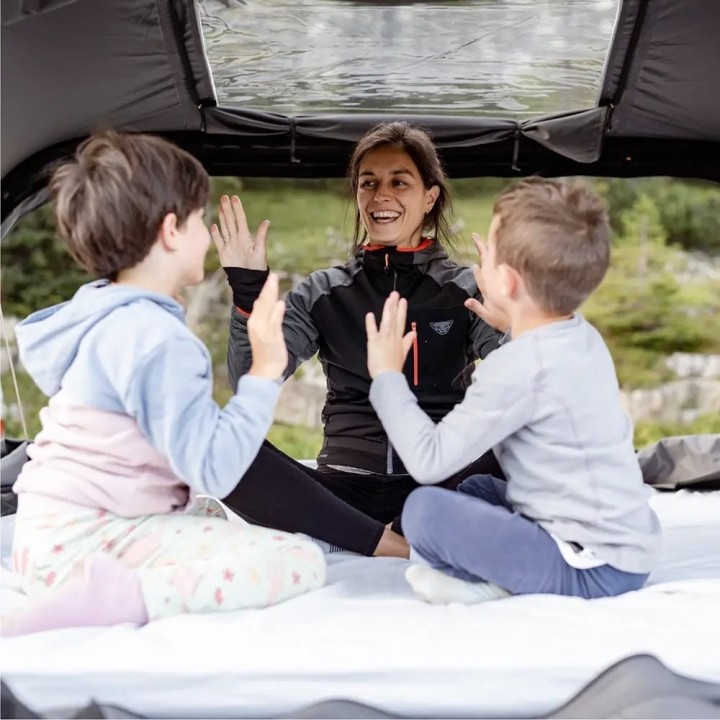 Roof Space 4 family rooftop tent 205x200 | Szekla4x4