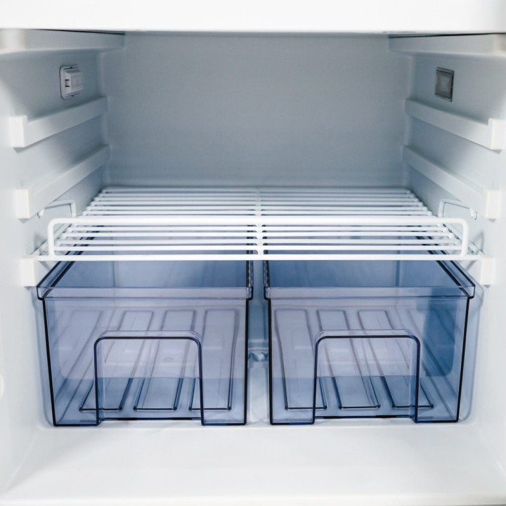 Yolco RL75M Black 72 L built-in fridge with freezer