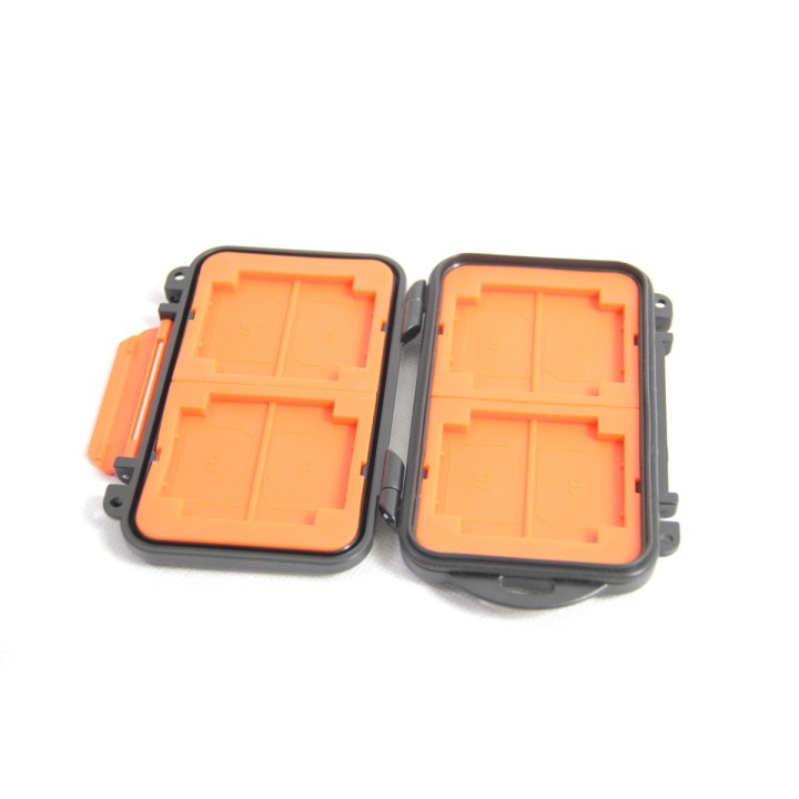 Pojemnik na 8 kart SD lub 4CF Wolfcase