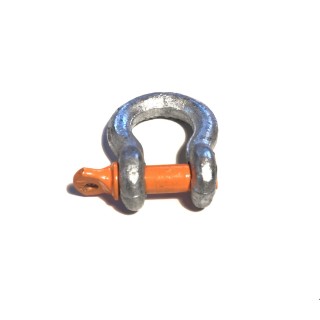 Galvanised 2 t shackle with an orange screw pin, angled view