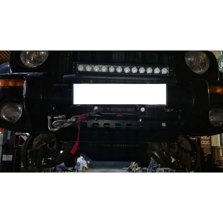 Osłona czołowa z płytą montażową wyciągarki aluminiowa Jeep Cherokee Liberty KJ 2.5d 2.8d 3.7 2002-2008