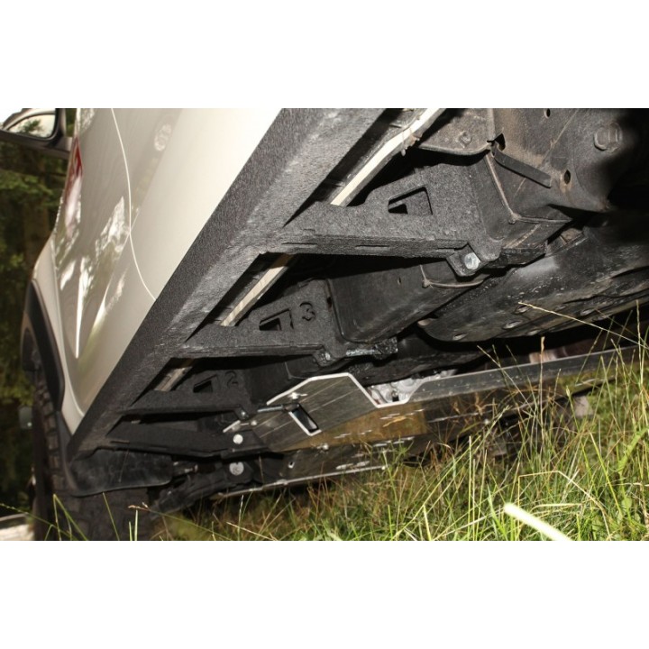 Progi boczne Toyota Hilux REVO 2020+