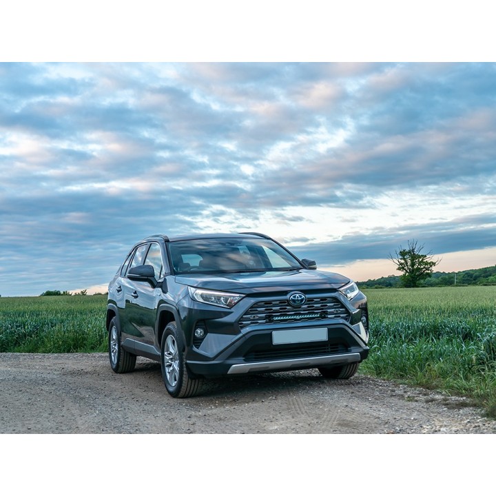 Kit with LAZER Linear 18 Elite - Toyota RAV4 Hybrid (2018 -)