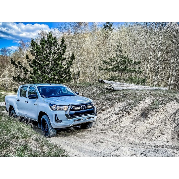 Kit of two LAZER TRIPLE-R 750 (Gen2) - Toyota Hilux (2021 -)