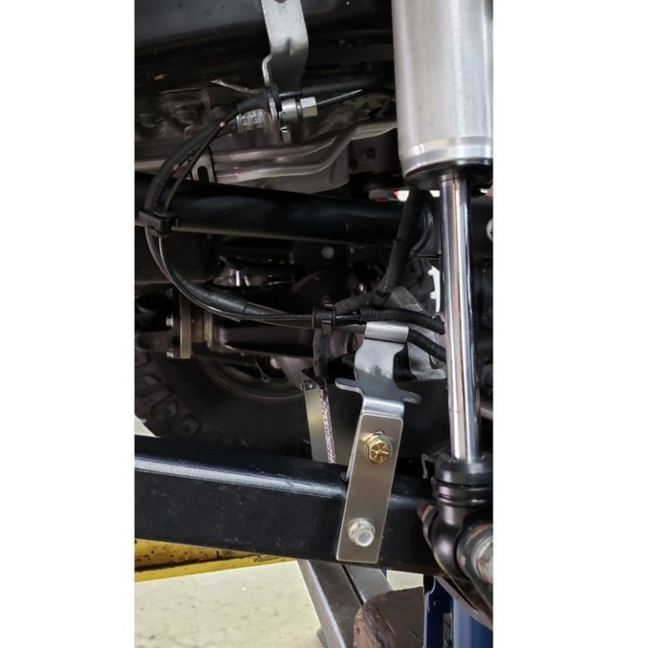 Mocowania przewodów hamulcowych przedłużone przód Clayton Off Road Lift 2-4"
